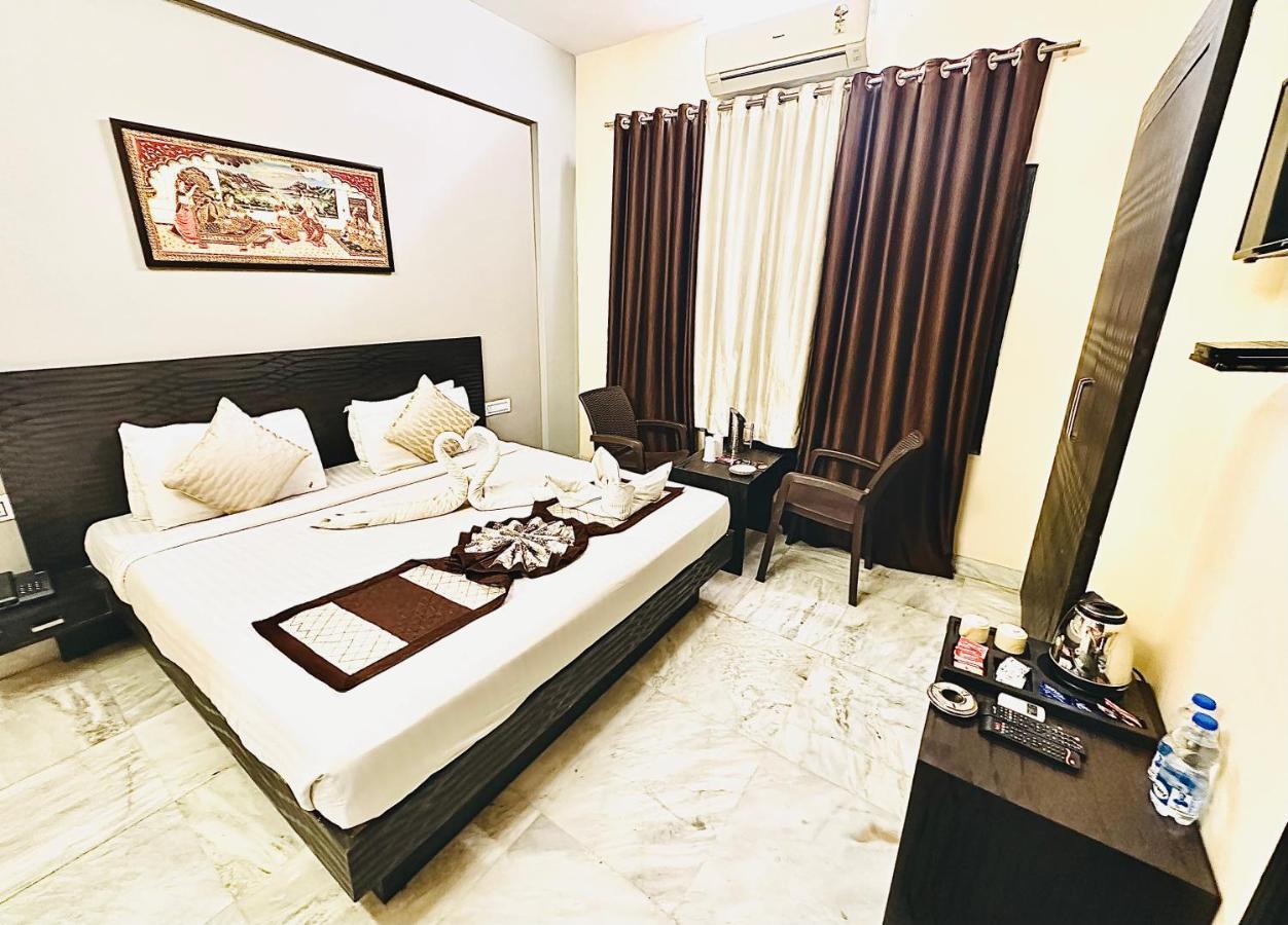 Hotel Ace Plaza Udajpur Exteriér fotografie